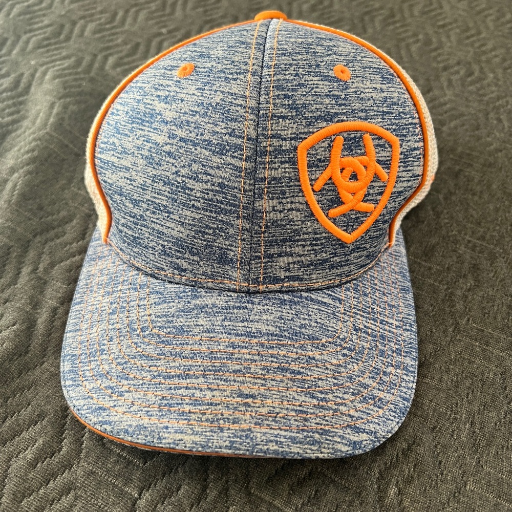 Ariat hat worn once
